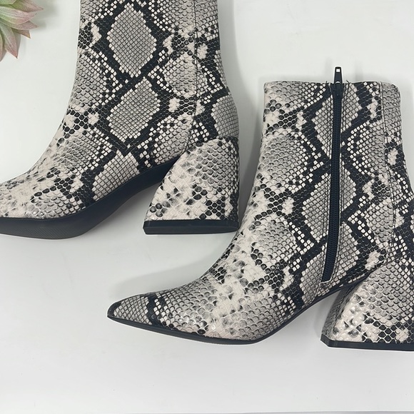 Aqua Women's Marlo Booties Size 9 - Picture 9 of 12